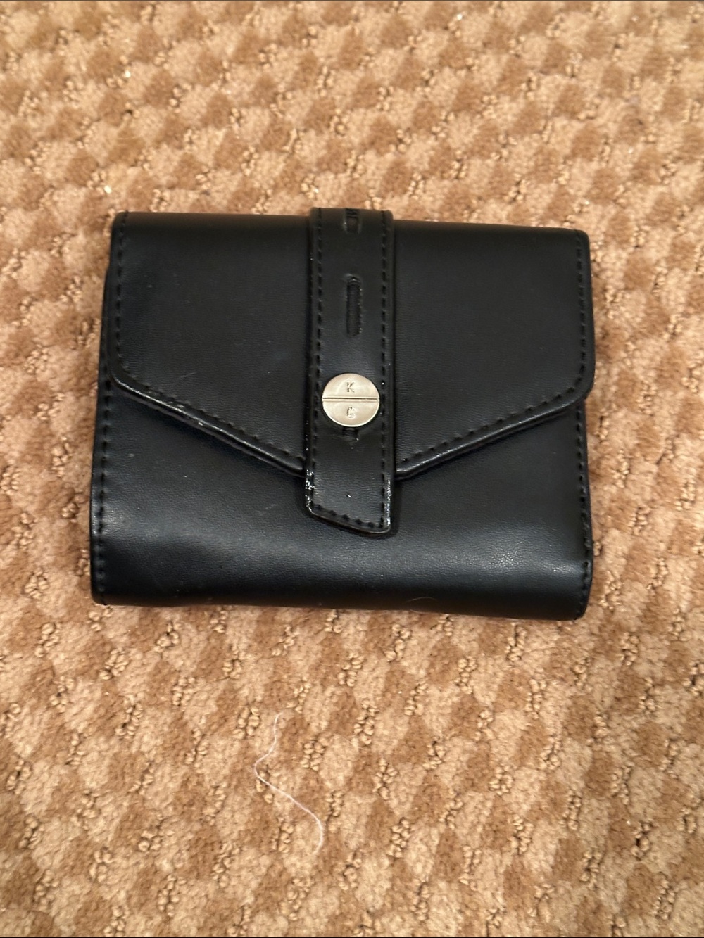 Kenneth Cole Black Leather Compact Snap Wallet
